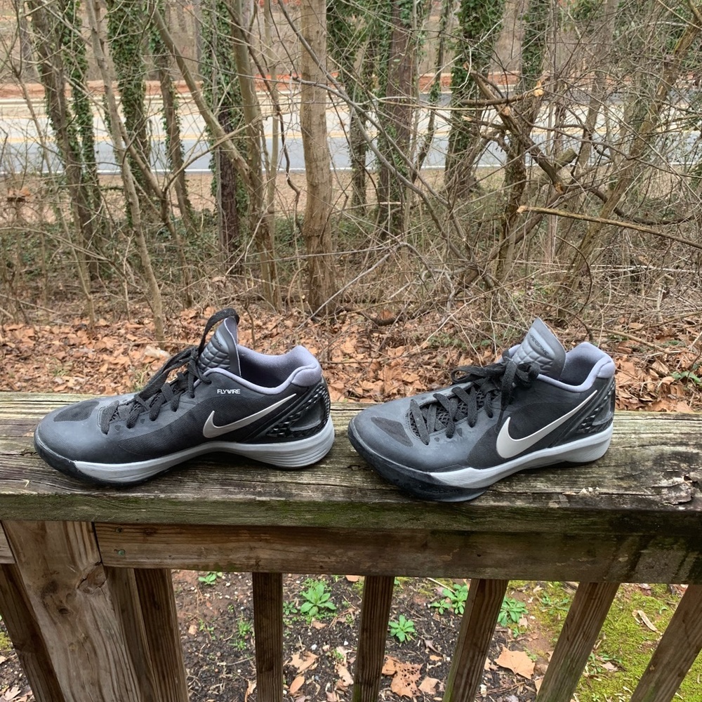 Nike Volley Zoom Hyperspike Sz 8.5 women